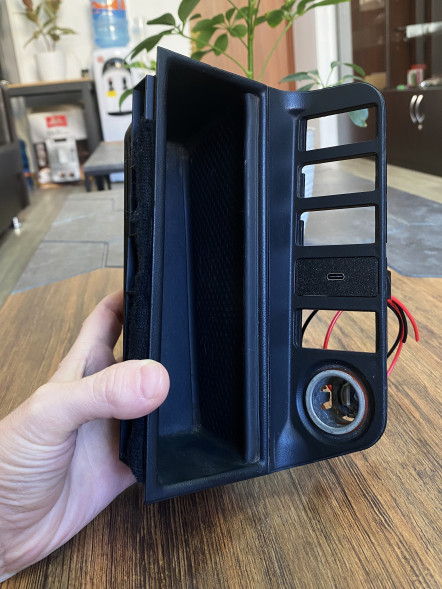 Блок зарядки USB-C 65W для BMW E36 в Севастополе