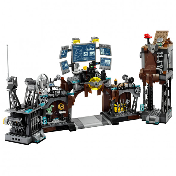 Конструктор LEGO Super Heroes 76122 Вторжение Глиноликого в бэт-пещеру в Севастополе