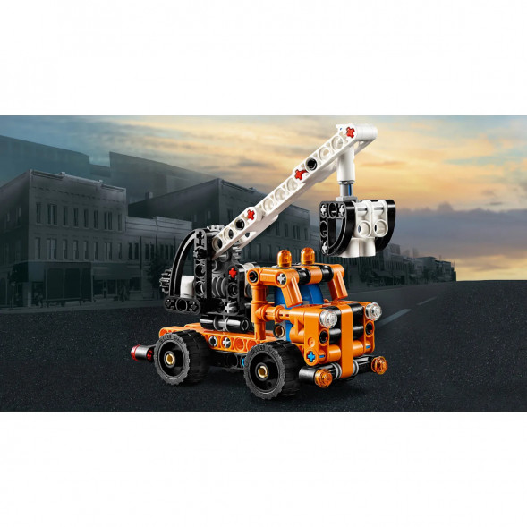 Конструктор LEGO Technic 42088 Ремонтный автокран в Севастополе