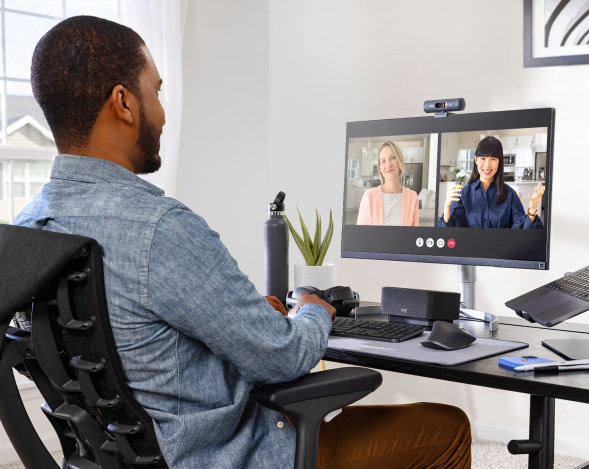 Веб-камера Logitech Brio 500, чёрный в Севастополе