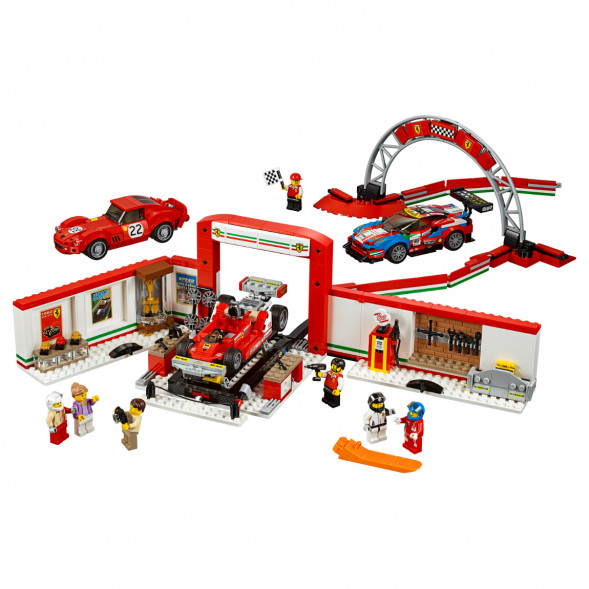 Конструктор LEGO Speed Champions 75889 Гараж Ferrari в Севастополе