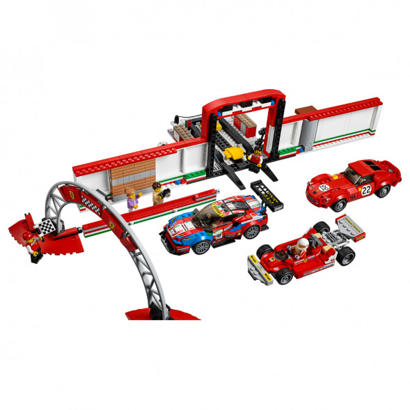 Конструктор LEGO Speed Champions 75889 Гараж Ferrari в Севастополе