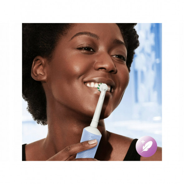 Электрическая зубная щетка Oral-B Vitality Pro D103, голубой в Севастополе